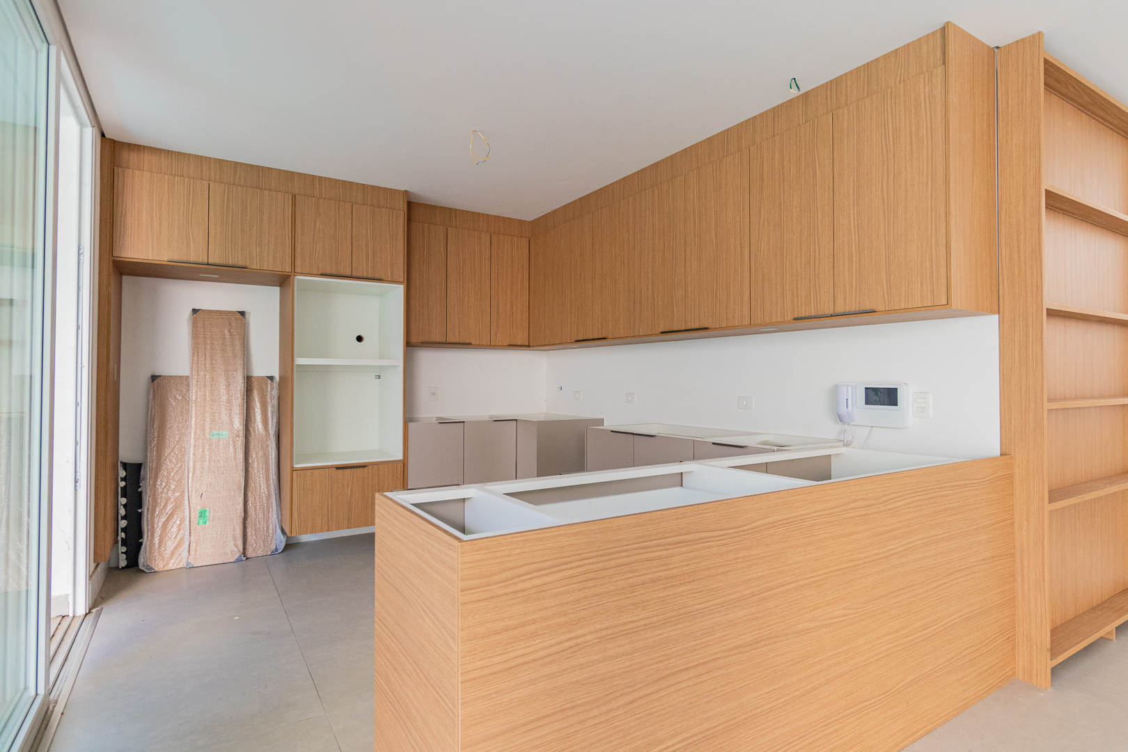 Cozinha planejada — vista da ilha central