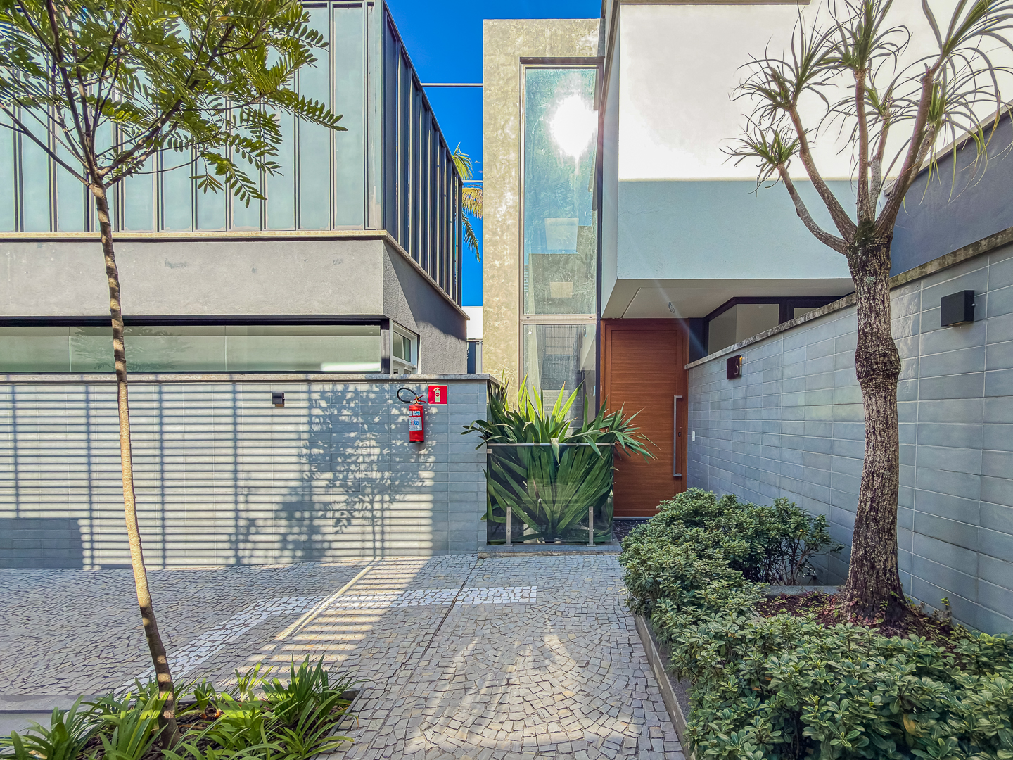 Fachada e entrada da Casa 6 — Condomínio Jade